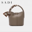 Sadi 轻奢荔枝纹水桶包 (110 X 55CM)